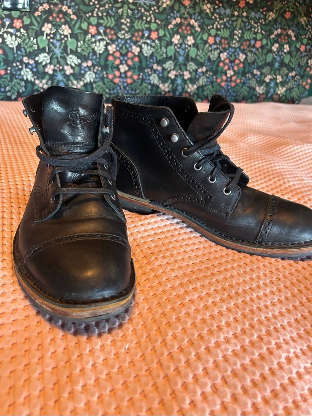 Black Men’s Danner boots - Picture 2 of 11